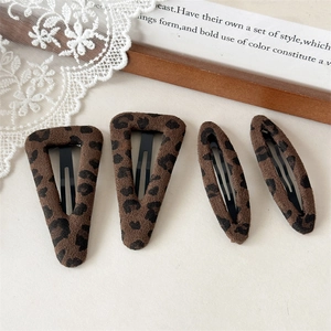 Vintage Leopard Print BB Hair Clips For Women Alloy Flocked Fabric Triangle Oval Autumn Winter Daily Fashion Hairpins