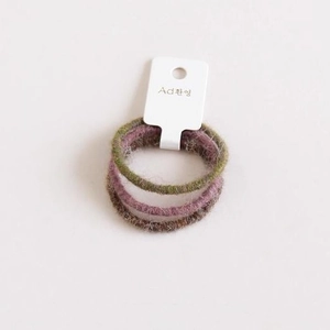 Set di tre elastici per capelli in peluche ad alta elasticità in verde oliva, rosa e caffè