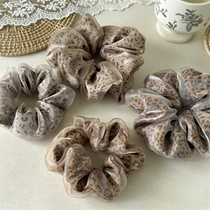 Chouchous léopard en tulle avec design double couche dans les tons café chic