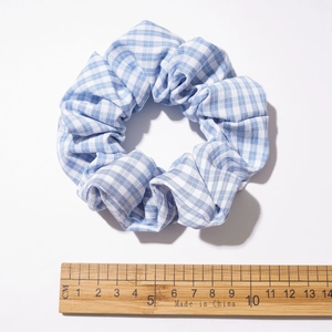 Elastico per capelli a quadretti blu e bianchi con diametro di 10 cm per acconciatura