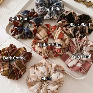 Lot de 7 chouchous à carreaux de couleurs variées pour un style de coiffure féminin