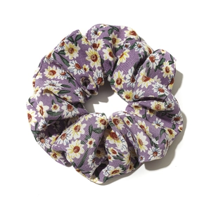Elastico per capelli viola con stampa a margherite e trama in tessuto arricciato