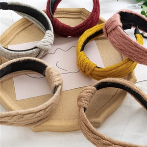 Lot de six bandeaux en tricot torsadé aux couleurs chaudes avec un design élégant