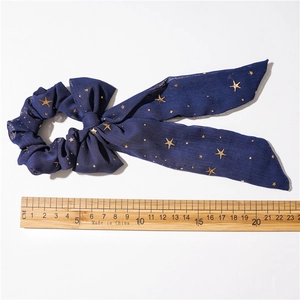 Dunkelblaues Chiffon-Haargummi mit Sternmuster und langer Schleife bei 23cm Länge