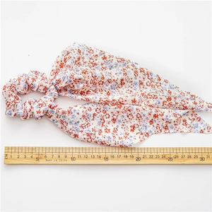 Chouchou floral en mousseline avec longs rubans blanc et orange pour cheveux femme