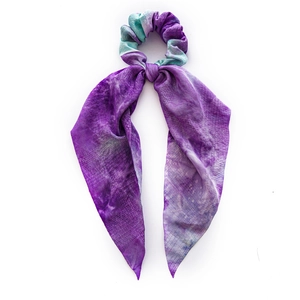 Chouchou en tissu tie-dye d'été avec longs rubans aux tons violets et sarcelles
