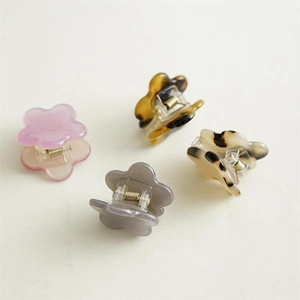 Mini pinces à cheveux en acétate en forme de fleurs rose violet et motifs écaille