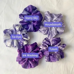 Set di elastici per capelli in raso viola con motivi a galassia e pied de poule