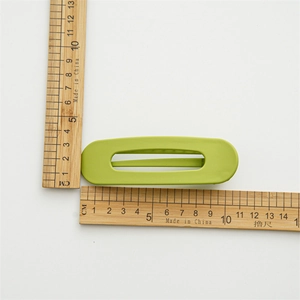 Matte grüne Haarspange im ovalen Design, 8 cm langer floraler minimalistischer Haarschmuck