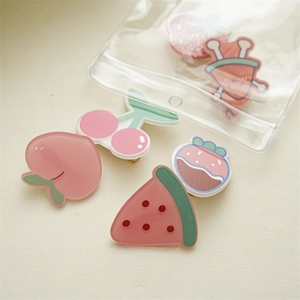 Lot de 6 broches mignonnes en acrylique avec motifs de fruits sur fond blanc épuré