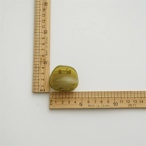 Olivgrüne transluzente Acryl-Haarklammer in geometrischer Form, 4,5 cm für Damen