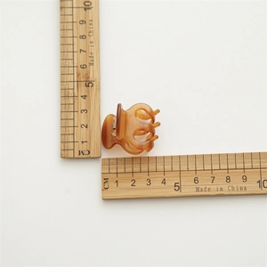 Mini pince à cheveux en résine ambrée pour queue de cheval haute avec mesure de 3,5 cm