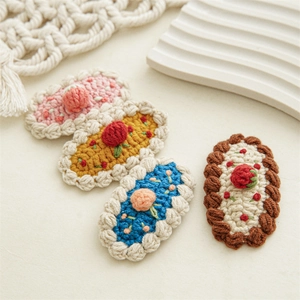 Lot de barrettes à cheveux au crochet fait main avec motifs de fraises tricotées
