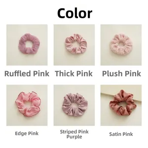 Détails de six textures de chouchous en tissu rose aux tons pastels doux et élégants