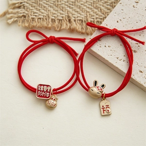 Élastiques à cheveux rouges festifs avec lapin doré et pendentifs porte-bonheur