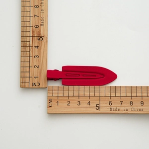 Pince à cheveux bec de canard rouge mat minimaliste en métal pour femme avec règle