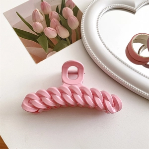Grande molletta per capelli in resina rosa crema con design a catena intrecciata