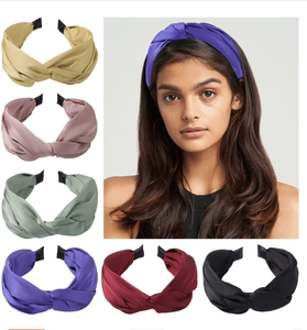 Set di cerchietti in raso intrecciati per donna in sei colori tra cui champagne