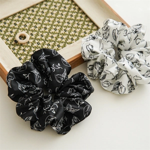 Haargummis-Set mit Blattmuster in Schwarz und Weiß aus Satin für hohe Elastizität