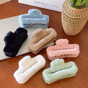 Grande Pinza per Capelli da 14cm in Finta Pelliccia di Coniglio per Donna Elegante Fermaglio a Squalo in Peluche