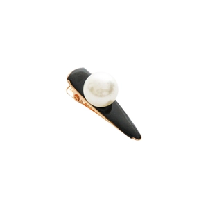 Elegant pearl hair clip with black accent and rose gold metal base for women