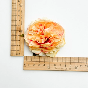 Elegante fermaglio per capelli a forma di peonia color pesca con diametro di circa 10 cm