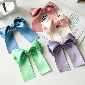 Barrettes à cheveux élégantes avec nœuds en satin de soie en diverses couleurs de pastel