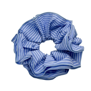 Schickes blau-weiß gestreiftes Stoff-Haargummi mit weicher elastischer Textur für Damen
