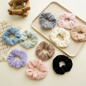 Scrunchies in Pelliccia di Coniglio Sintetico Peluche Elastici Per Capelli Autunno Inverno Tinta Unita Fasce Morbide Donna