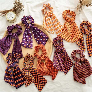 Set di 10 elastici per capelli Halloween in velluto con pipistrelli e stelle viola