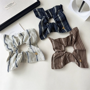 Korean Style Striped Fabric Scrunchie With Gold Metal Heart Pendant Elastic Geometric Print Ponytail Holder For Women