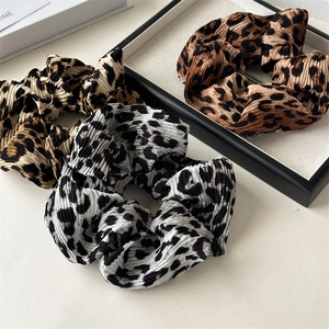 Fashion Leopard Print Pleated Fabric Scrunchie For Women Handmade Elastic Oversized Hair Tie Animal Pattern Pleated Hair Accessories Headwear