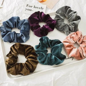 Set di 6 elastici per capelli in velluto premium in vari colori per acconciature da donna