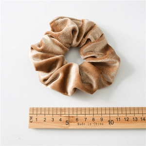 Elastico per capelli in velluto champagne per donna, diametro 9,5 cm, texture lucida