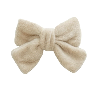 Grande barrette à cheveux nœud en peluche beige texture laine douce accessoire mode femme