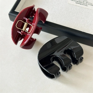 Elegant M-shaped PC shark hair clips in burgundy and black with high-gloss finish