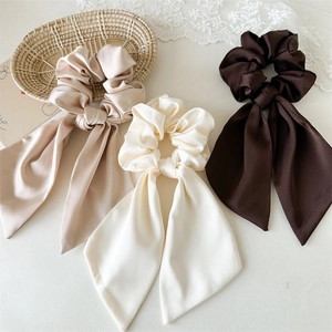 Set di elastici per capelli in raso con nastri lunghi in champagne, bianco e marrone