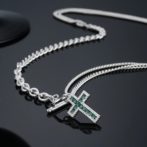 Collier Pendentif Croix en Acier Inoxydable pour Hommes Femmes Bijoux Hip Hop Zirconium Vert Taille Carrée Fermoir Cabillot