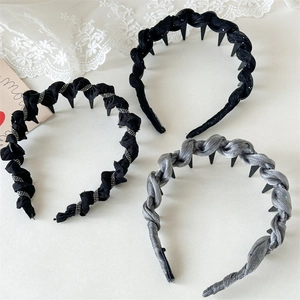 Elegant twist headband set with pearlescent fabric and non-slip teeth for women