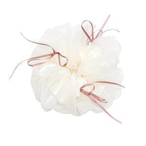 Chouchou en organza blanc style ballet avec trois nœuds en ruban rose pour femme