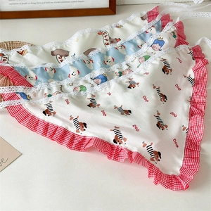 Détails de bandanas pour chiens en coton avec motifs à carreaux rouges et bordure dentelle