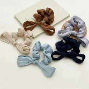 Chouchous À Nœud Pour Femmes En Tissu Satiné Avec Texture Plissée Élastiques À Cheveux Unis Pour Queue De Cheval Et Coiffure