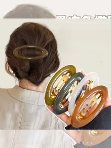 Elegante ovale haarclips in verschillende kleuren en diverse halfopgestoken kapsels