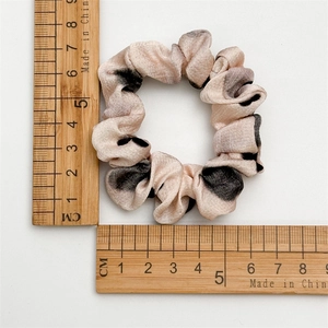 Set di 3 elastici per capelli beige a macchie con righello per misurare 8-9 cm