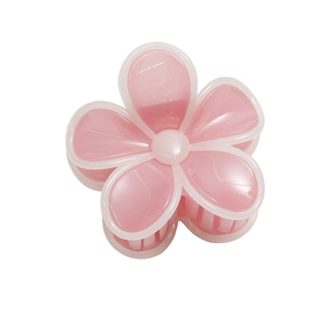 Pince à cheveux fleur rose translucide avec bordures blanches et effet gelée crème