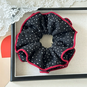 Chouchou vintage français à pois noirs et blancs avec bordure ondulée rouge