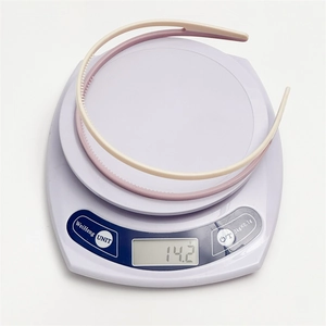 Cream color double-layer acrylic headbands with non-slip teeth, set of two, weight 14.2g