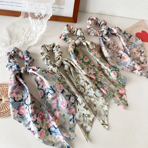 Florale Satin-Haargummis mit langen Bändern für elegante Pferdeschwänze im Viererpack