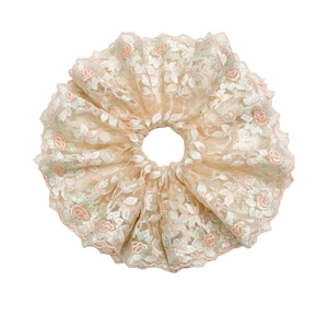 Chouchou élégant en dentelle brodée de style chinois avec motifs de roses roses