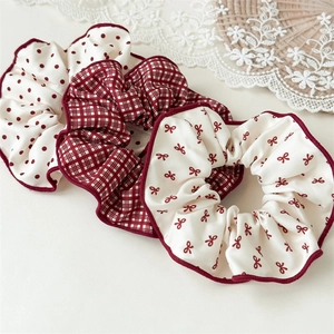Lot de 3 chouchous rouges à pois et à carreaux avec décoration en dentelle blanche